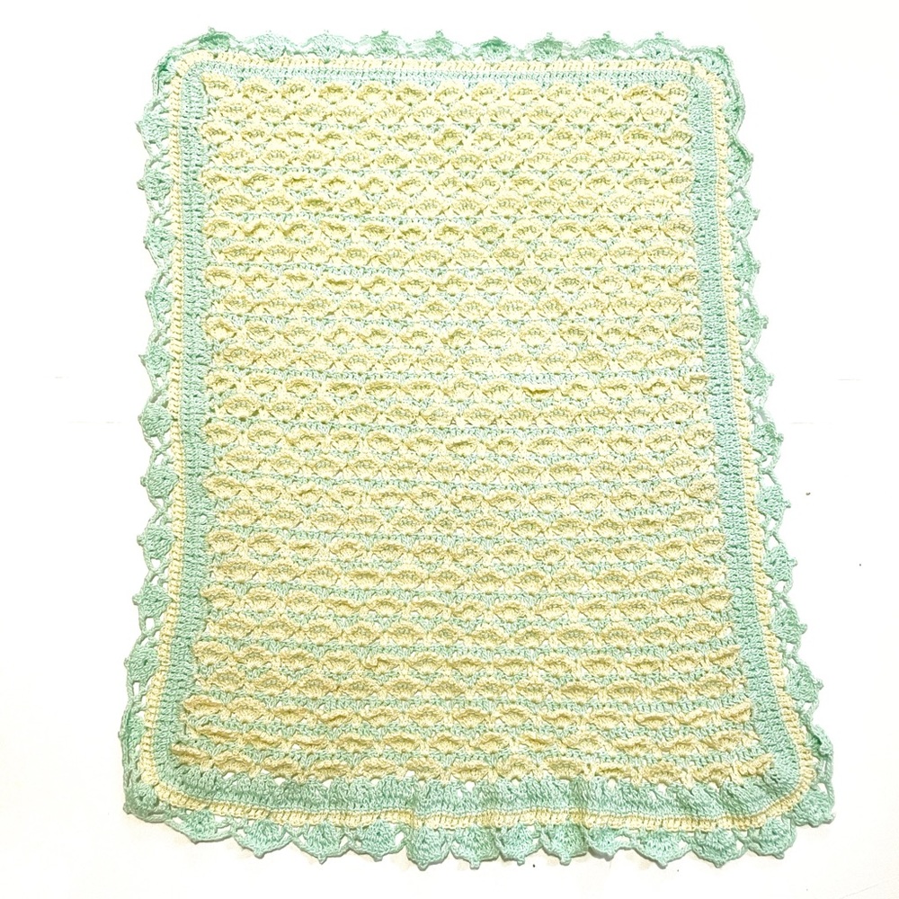 Handmade • yellow and green crochet baby blanket scalloped pattern • new